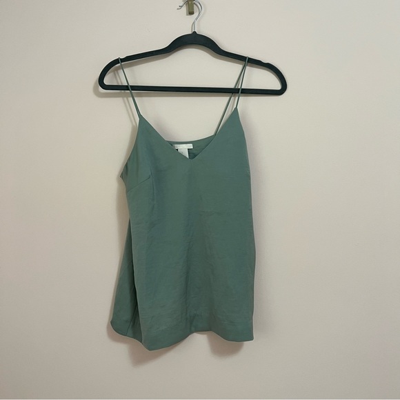 Cute V neck satin camisole in mint green size US 6- H&M - Picture 1 of 9